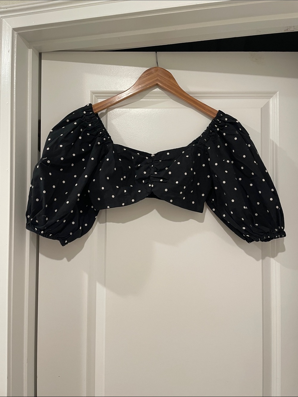 Farm rio Polka Dot Puff Sleeve Crop Top - Black small